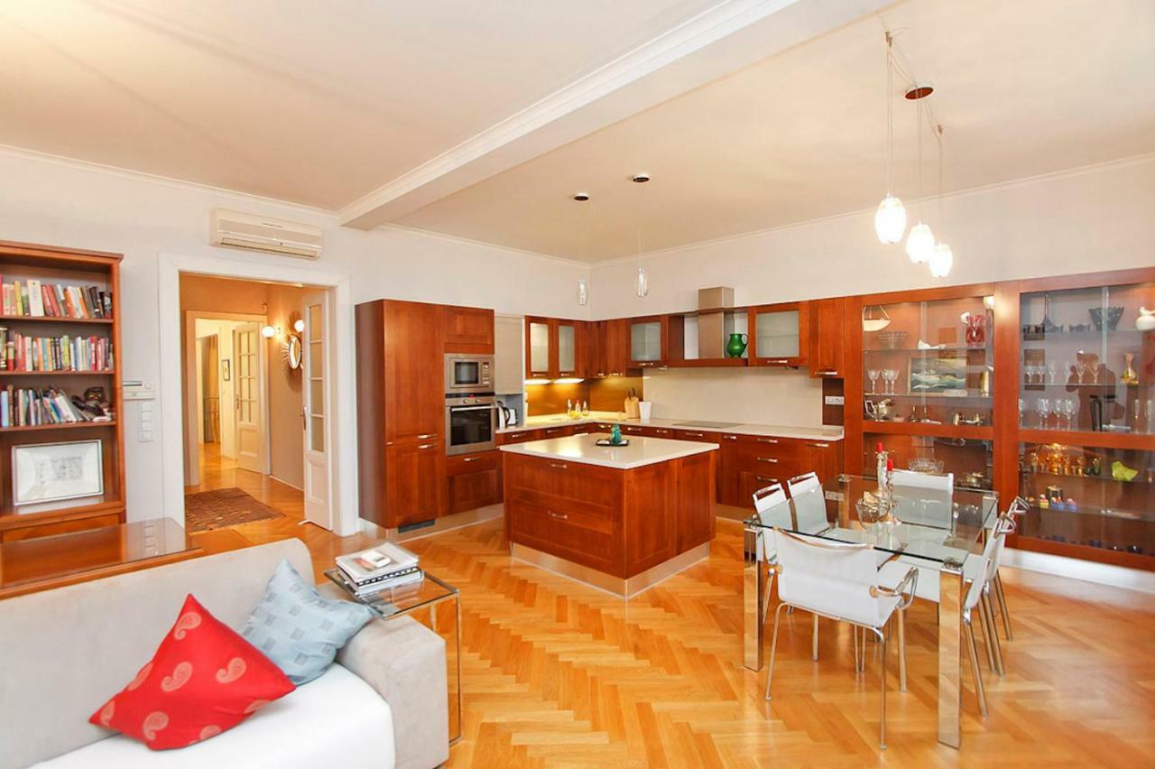 Spacious Elegance In The Heart Of Old Town Praha Eksteriør bilde